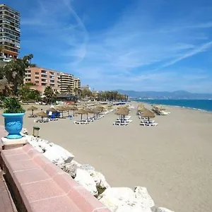 Apartamento 5 Personas + Parking + Piscina Todo El Ano, Torremolinos