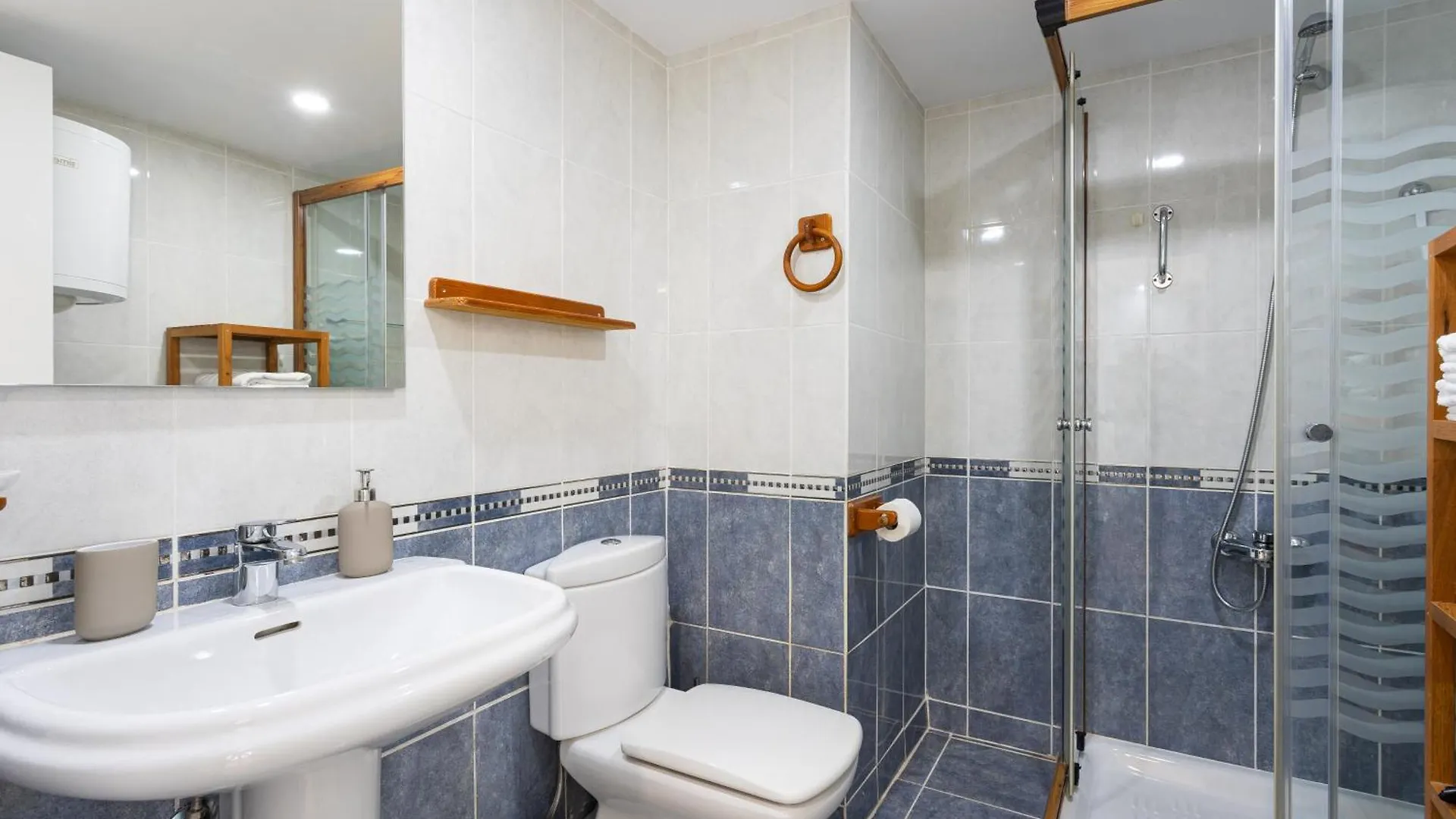 Blonzu Camboya Apartment Torremolinos